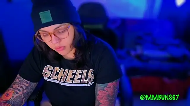 Snapshot of miacanela_xo chatting on October 29, 2025, 3:42 am miacanela xo online show from October 29, 2025, 3:42 am