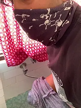 Snapshot of SweetFatBoy chatting on January 12, 2025, 6:17 am SweetFatBoy online show from January 12, 2025, 6:17 am