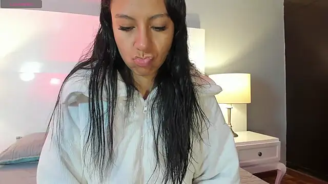 Tamaraakins online show from November 16, 2025, 12:55 pm