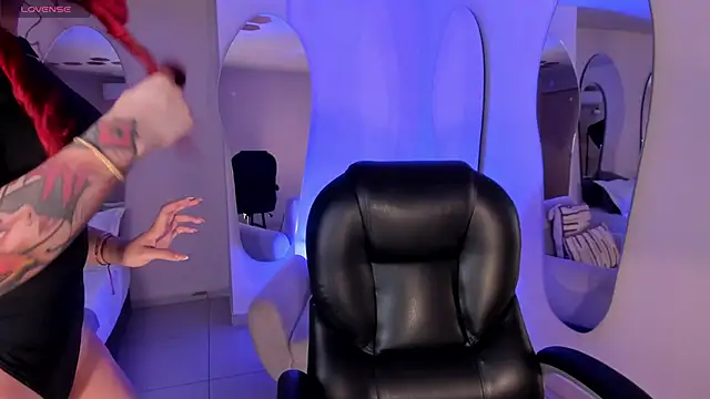 ViolettCastel online show from October 24, 2025, 7:10 pm