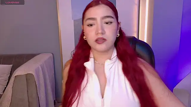 ViolettCastel online show from November 13, 2025, 7:13 pm