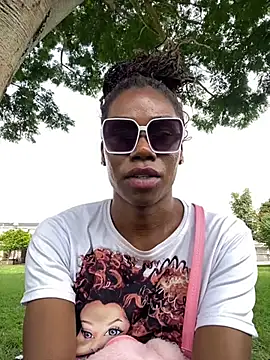 Snapshot of sweetsarabig22cm chatting on March 3, 2025, 7:28 pm sweetsarabig22cm online show from March 3, 2025, 7:28 pm