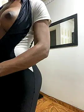 Snapshot of sweetsarabig22cm chatting on September 9, 2025, 2:22 am sweetsarabig22cm online show from September 9, 2025, 2:22 am