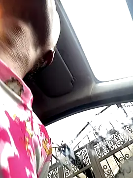 Snapshot of sweetsarabig22cm chatting on November 27, 2025, 6:32 pm sweetsarabig22cm online show from November 27, 2025, 6:32 pm