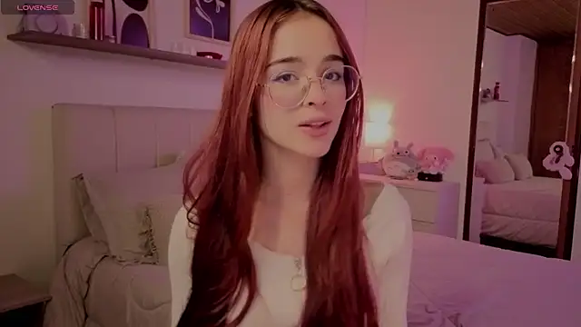 Roxxy mora online show from December 1, 2025, 10:26 pm