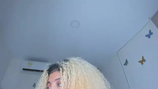 sofiacastillo01 online show from November 25, 2025, 1:16 am