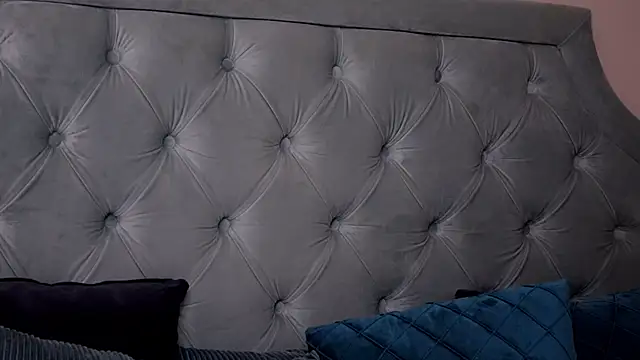 LucyAddison online show from February 23, 2025, 10:49 am