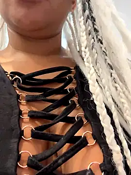 HaileyDiana online show from October 5, 2025, 8:23 am