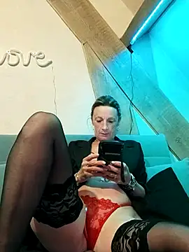 Snapshot of tatianasexymilf chatting on November 30, 2025, 4:11 pm tatianasexymilf online show from November 30, 2025, 4:11 pm