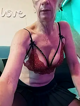 Snapshot of tatianasexymilf chatting on December 14, 2025, 10:31 am tatianasexymilf online show from December 14, 2025, 10:31 am