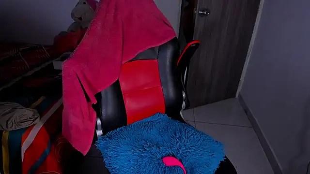 kerlysmith 24 online show from March 19, 2025, 8:32 pm