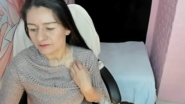 Snapshot of AllysonMilf69 chatting on October 5, 2025, 3:10 pm AllysonMilf69 online show from October 5, 2025, 3:10 pm