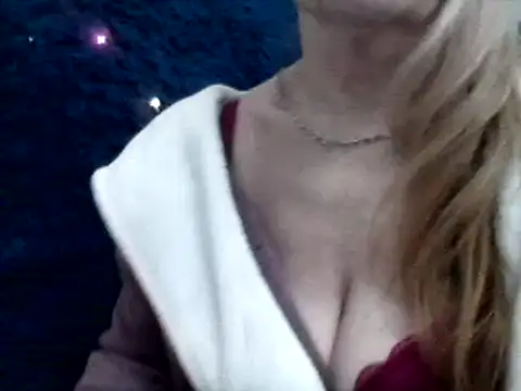 Snapshot of CarlyTreat chatting on January 5, 2025, 5:41 pm CarlyTreat online show from January 5, 2025, 5:41 pm