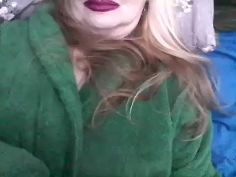 Snapshot of CarlyTreat chatting on February 23, 2025, 5:18 pm CarlyTreat online show from February 23, 2025, 5:18 pm