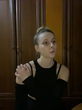 Snapshot of Ameli_Li chatting on December 1, 2024, 9:59 pm Ameli Li online show from December 1, 2024, 9:59 pm