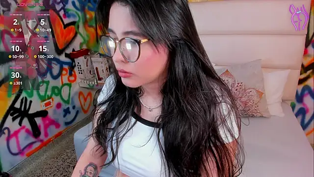 Liana Bernocchi online show from November 7, 2025, 8:53 pm