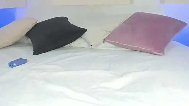 Snapshot of Thedol1 chatting on January 26, 2025, 5:13 am Thedol1 online show from January 26, 2025, 5:13 am