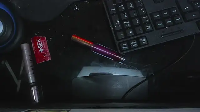 Snapshot of MaddyHudson chatting on December 7, 2024, 9:17 am MaddyHudson online show from December 7, 2024, 9:17 am