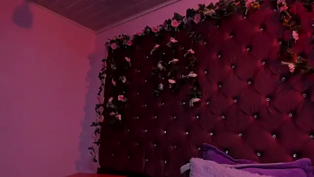 Snapshot of MaddyHudson chatting on September 11, 2025, 7:58 pm MaddyHudson online show from September 11, 2025, 7:58 pm