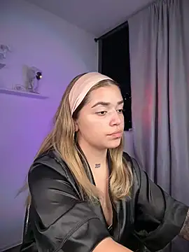 JoselinFlower  online show from November 23, 2025, 2:44 am