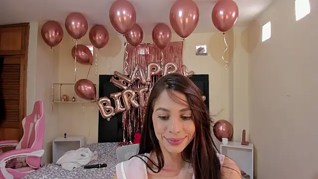 shanakendal2 online show from February 7, 2025, 6:45 pm