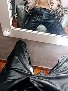 roxy roxxan online show from February 8, 2025, 3:21 pm