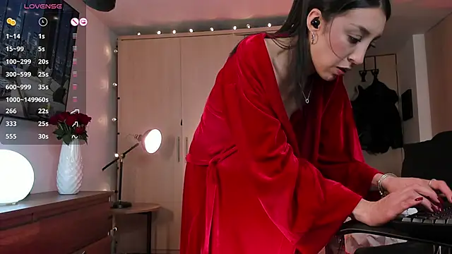 Snapshot of ariana_fitl_ chatting on January 10, 2025, 7:04 am ariana fitl online show from January 10, 2025, 7:04 am