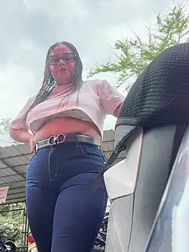 Snapshot of Sol_biglips chatting on January 27, 2025, 5:37 pm Sol biglips online show from January 27, 2025, 5:37 pm