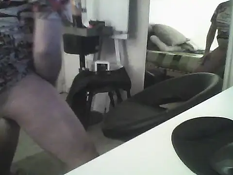 Snapshot of oopsxx chatting on February 20, 2025, 3:23 am oopsxx online show from February 20, 2025, 3:23 am