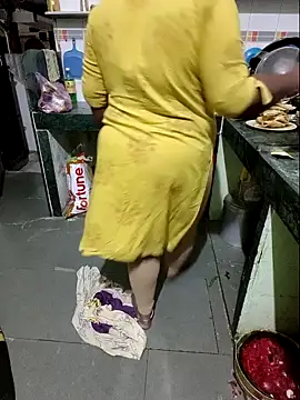 Snapshot of NEHA-DESHI chatting on February 5, 2025, 4:58 pm NEHA-DESHI online show from February 5, 2025, 4:58 pm