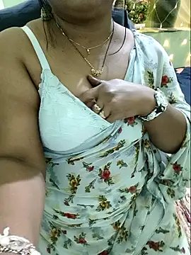 Snapshot of NEHA-DESHI chatting on February 5, 2025, 10:44 pm NEHA-DESHI online show from February 5, 2025, 10:44 pm