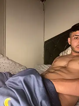 Snapshot of tom_thick chatting on January 22, 2025, 8:07 am tom thick online show from January 22, 2025, 8:07 am