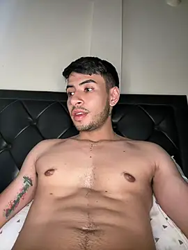 Snapshot of tom_thick chatting on March 14, 2025, 9:32 pm tom thick online show from March 14, 2025, 9:32 pm