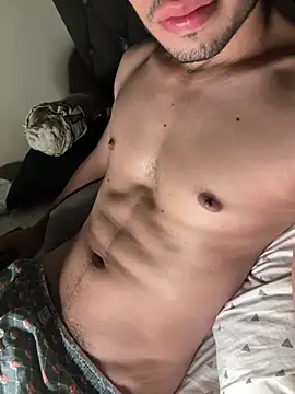 Snapshot of tom_thick chatting on March 20, 2025, 10:10 am tom thick online show from March 20, 2025, 10:10 am