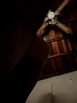 Snapshot of tom_thick chatting on October 28, 2025, 6:28 am tom thick online show from October 28, 2025, 6:28 am