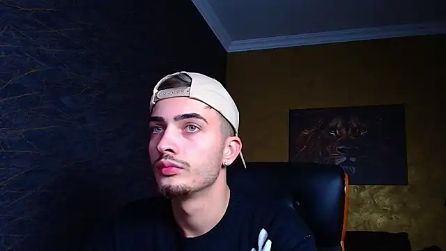 Snapshot of BrandonTate chatting on October 3, 2025, 12:02 pm BrandonTate online show from October 3, 2025, 12:02 pm