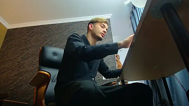 BrandonTate online show from December 2, 2025, 11:48 am