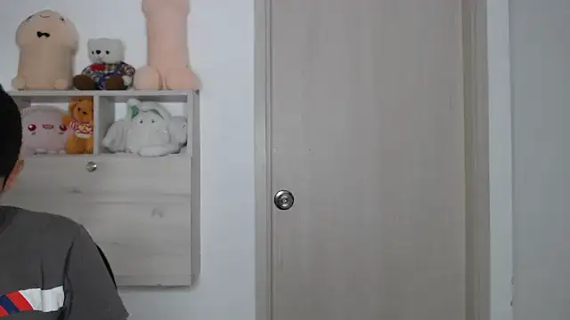 kaiine190 online show from November 28, 2025, 7:11 am