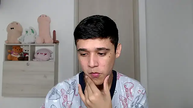 kaiine190 online show from December 15, 2025, 6:50 am