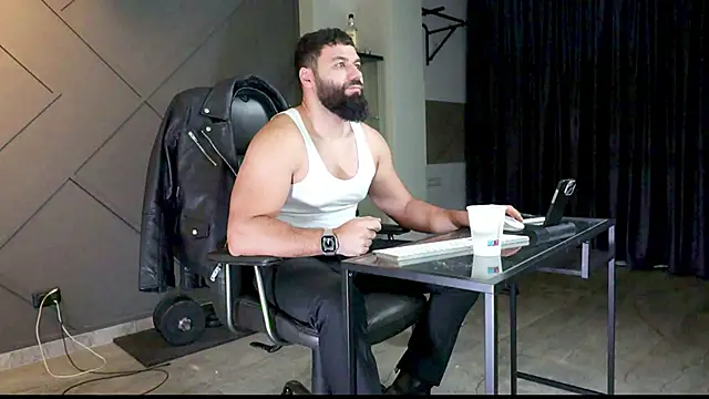 mattmasterss online show from January 2, 2025, 4:30 am