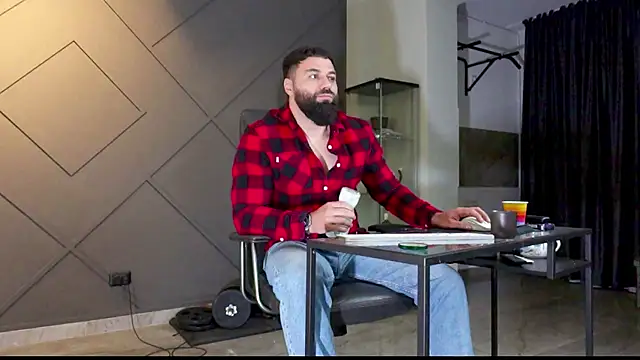 mattmasterss online show from February 9, 2025, 5:08 am