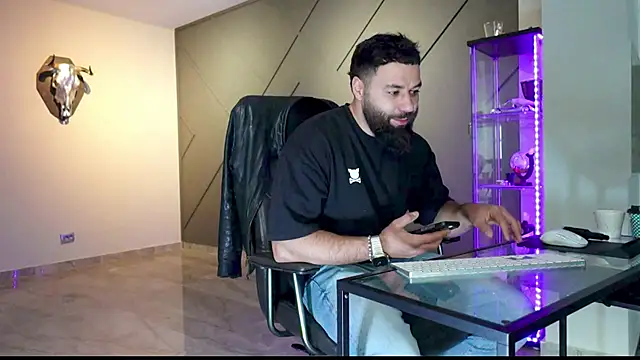 mattmasterss online show from March 12, 2025, 9:55 am