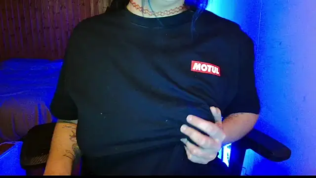 Snapshot of bratty_niagara chatting on December 1, 2025, 9:20 pm bratty niagara online show from December 1, 2025, 9:20 pm