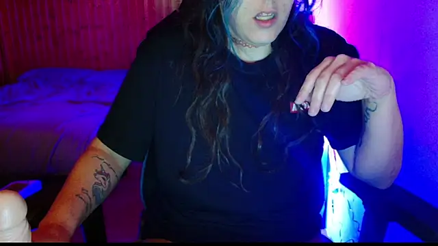 Snapshot of bratty_niagara chatting on December 2, 2025, 11:15 am bratty niagara online show from December 2, 2025, 11:15 am