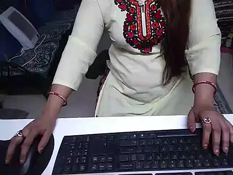Snapshot of Arushisingh8888 chatting on January 23, 2025, 10:11 am Arushisingh8888 online show from January 23, 2025, 10:11 am