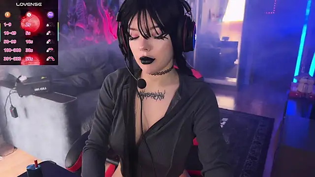 Eva-miller1 online show from November 9, 2025, 9:18 am