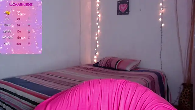 Snapshot of MitchWilson1 chatting on November 19, 2025, 8:42 pm MitchWilson1 online show from November 19, 2025, 8:42 pm