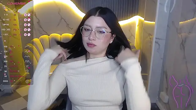 mily thomson b  online show from October 12, 2025, 12:59 pm