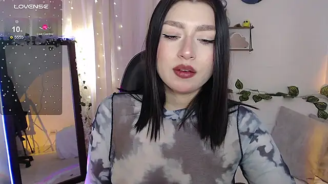 mily thomson b  online show from November 25, 2025, 2:28 pm