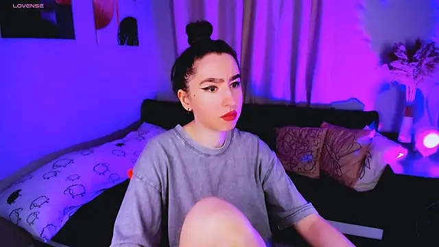 Snapshot of Lily_xBabe chatting on September 17, 2025, 7:32 am Lily xBabe online show from September 17, 2025, 7:32 am